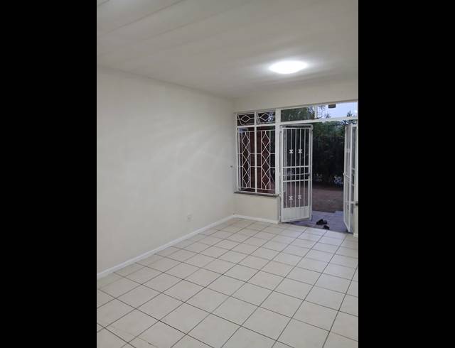 2 BEDROOM APARTMENT FOR SALE IN SCOTTSVILLE